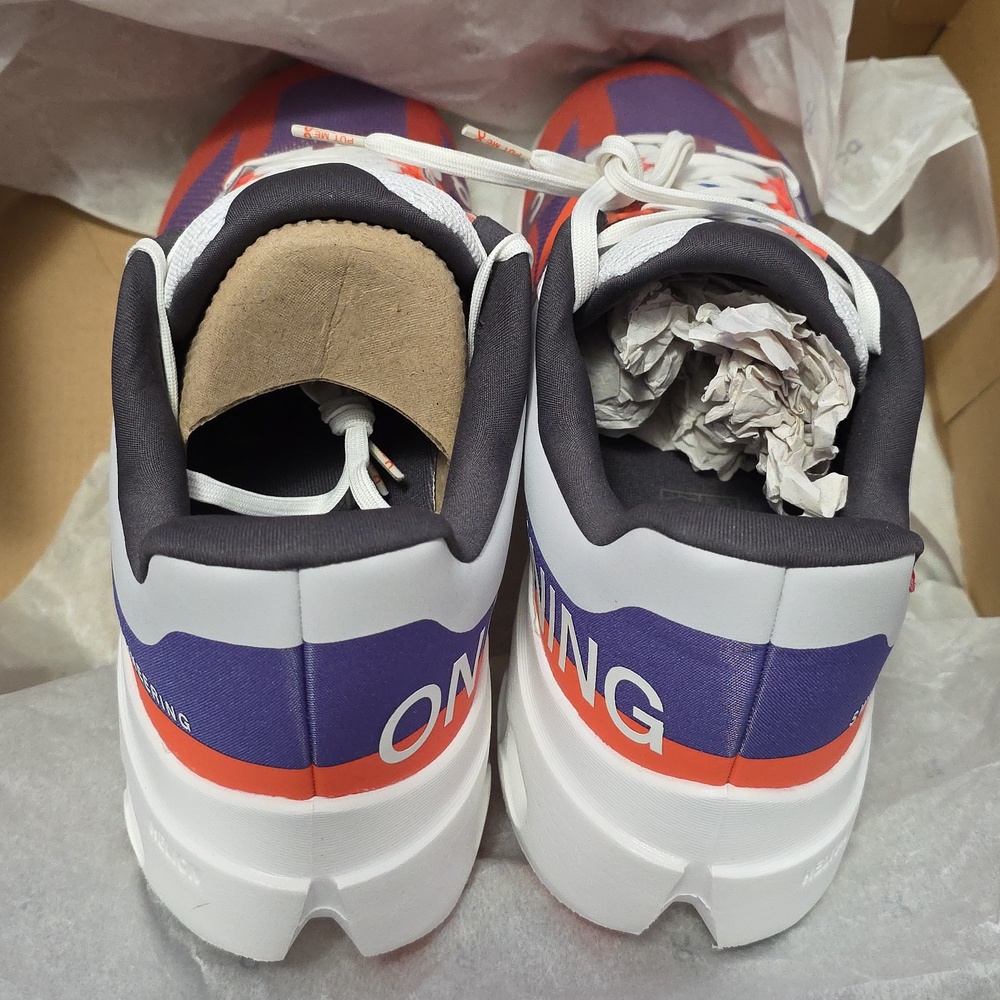 On Running Cloudsurfer Next Running Shoes - Picture 4 of 4